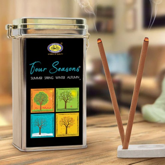 Picture of Cycle Four Seasons Premium bambooless incense sticks, size 4.7 inches, 30x4=120 sticks in a packet, burning time 25 minutes, weight approx 200 grams.