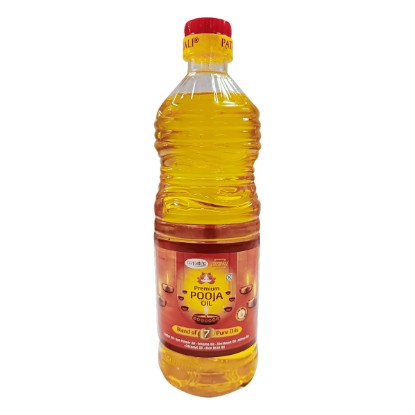 Picture of Patanjali Aastha Premium Pooja Oil, blend of 7 pure oils used in puja purposes. Pack of 500ml.